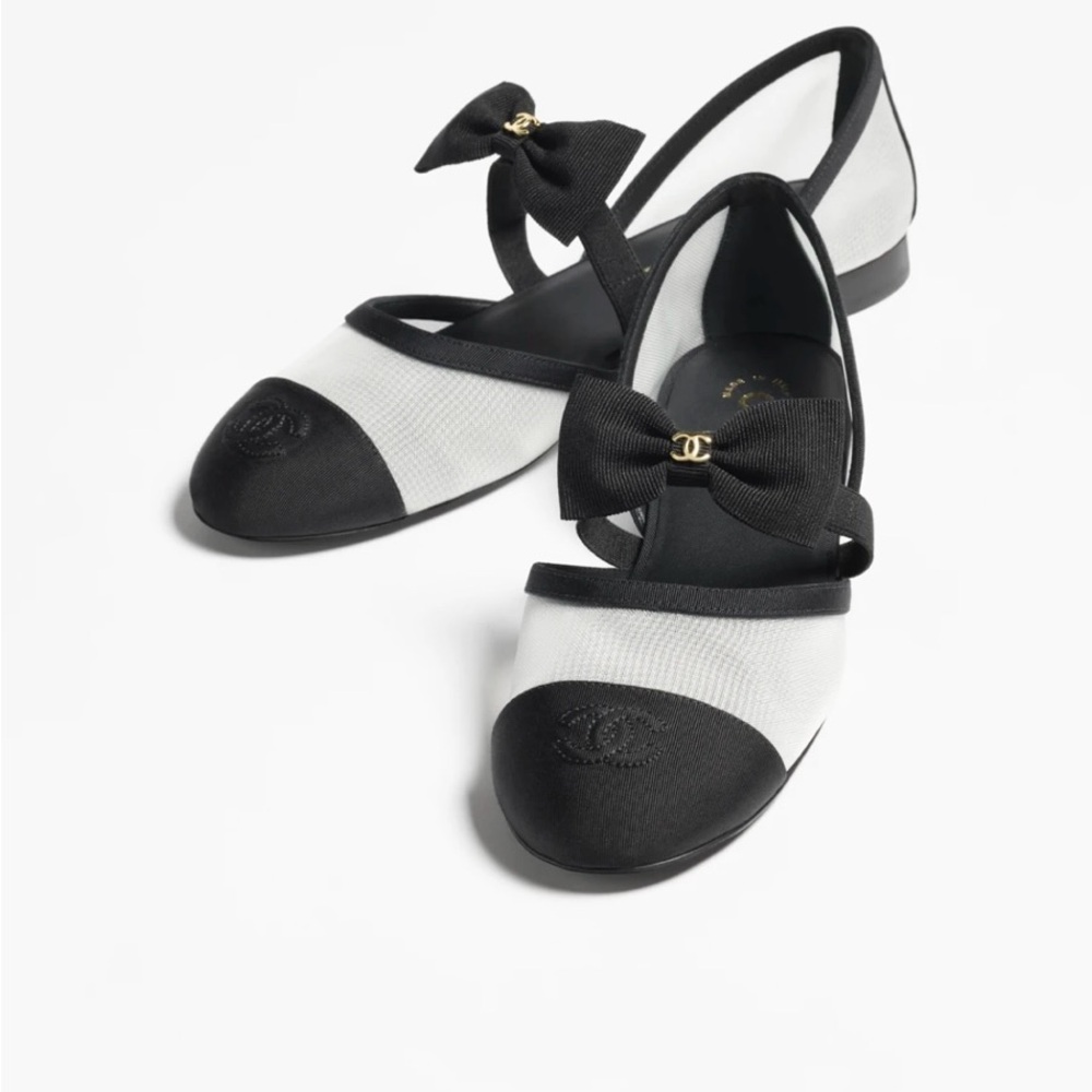 **SOLD** CHANEL 2025/26 Fall/Winter Pre Collection Mary Janes